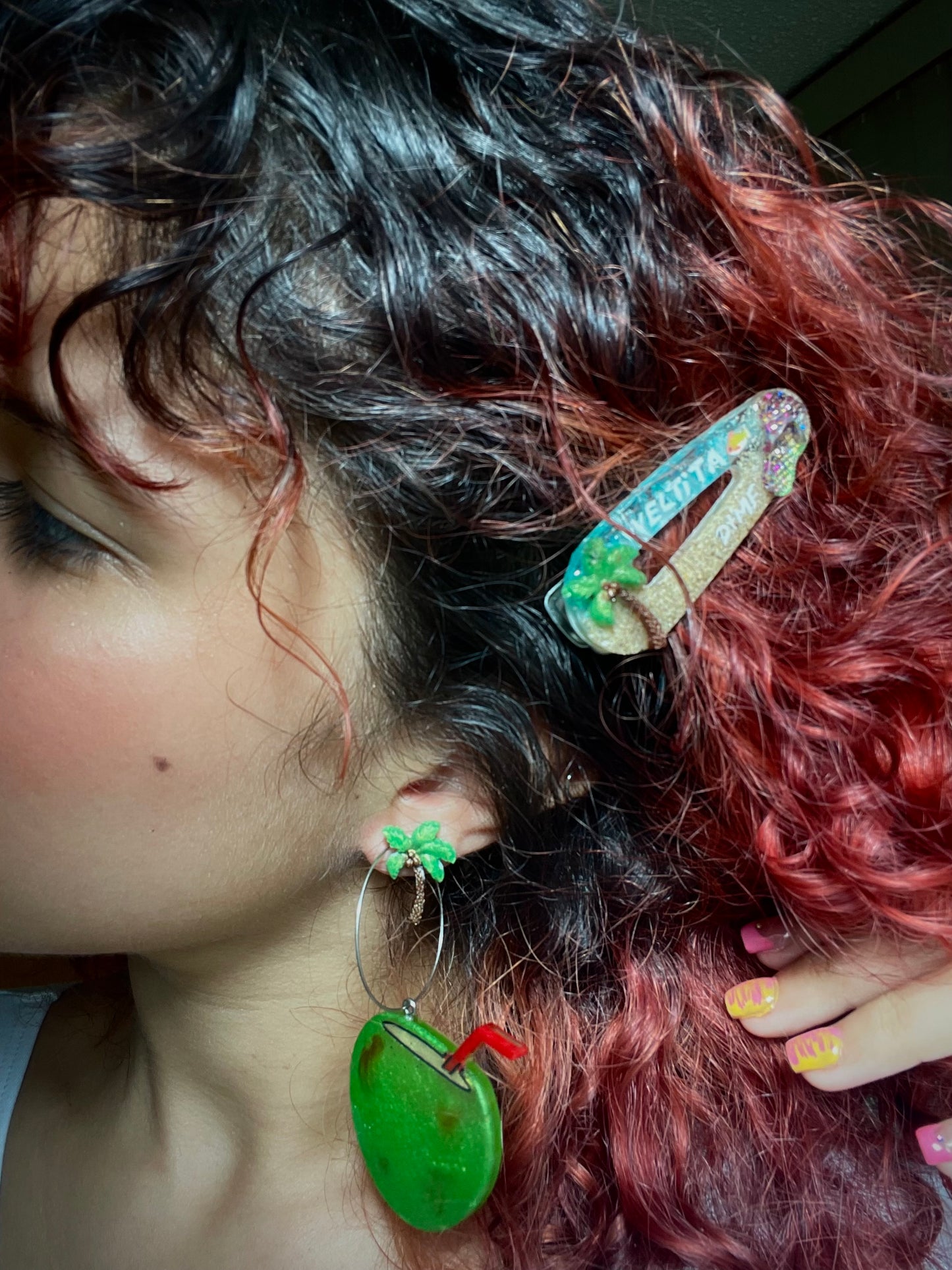“WELTiTA” resin hair clip