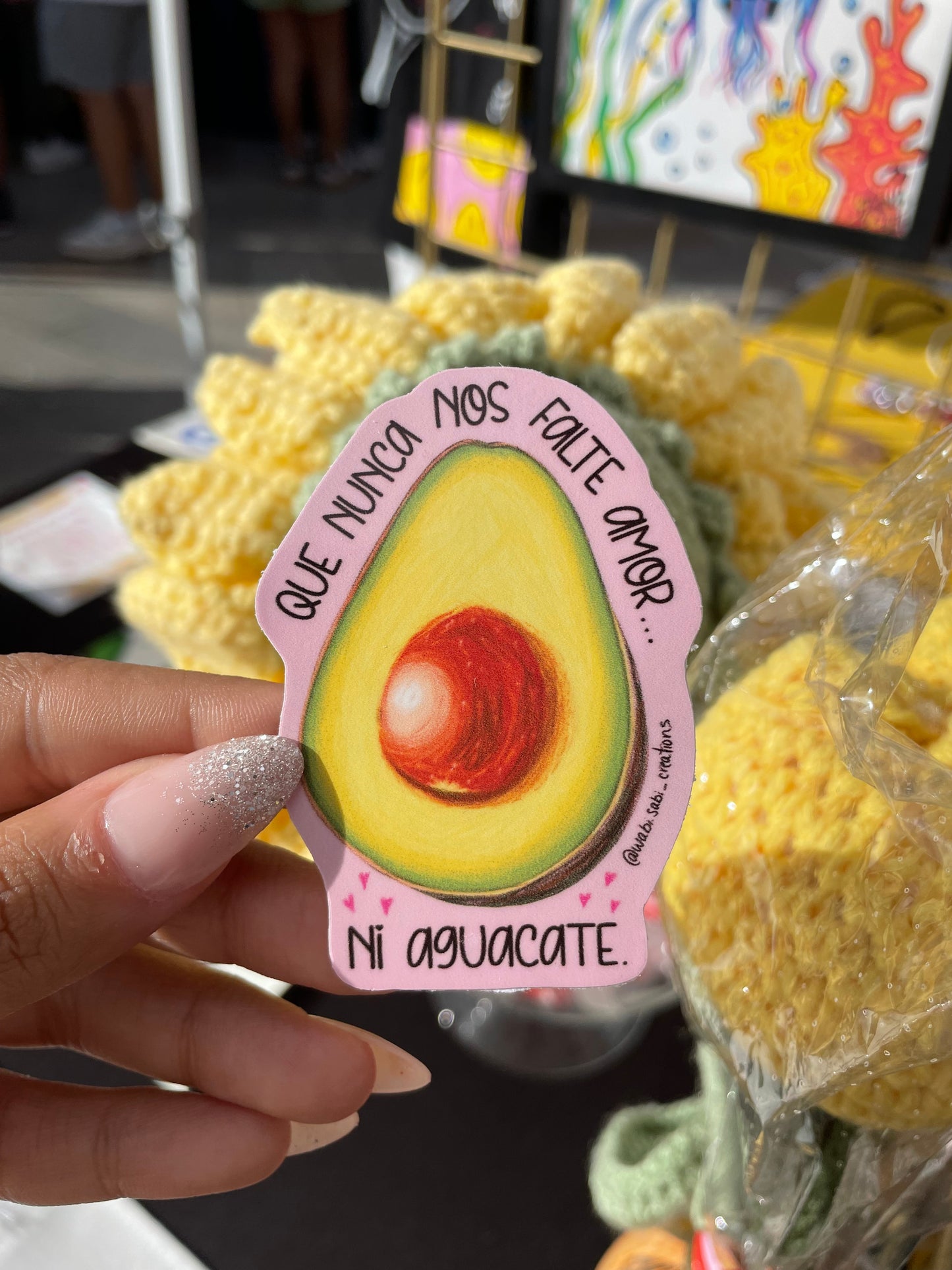 “Que nunca nos falte amor… ni aguacate” sticker