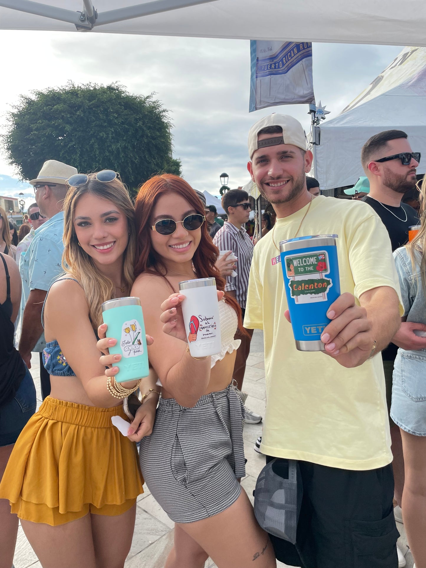 “Todo pasa” sticker