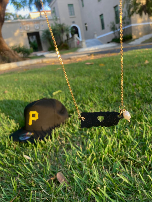 “La Isla del Encanto” resin necklace