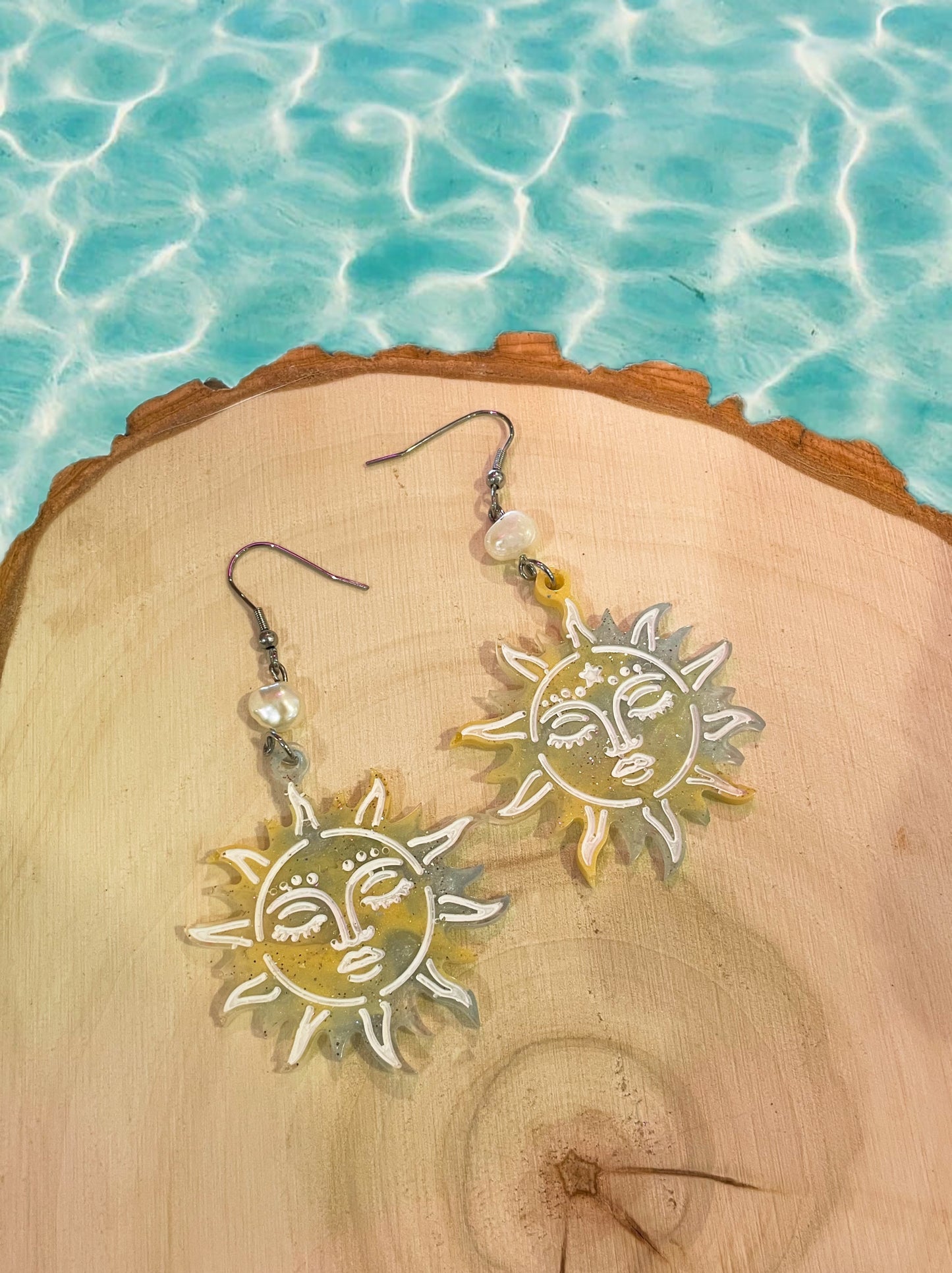 “Soleil” resin earrings